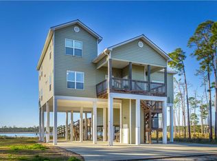 570 River Rd, Carrabelle, FL 32322