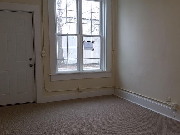 5th image of 534 N Seymour Ave #1