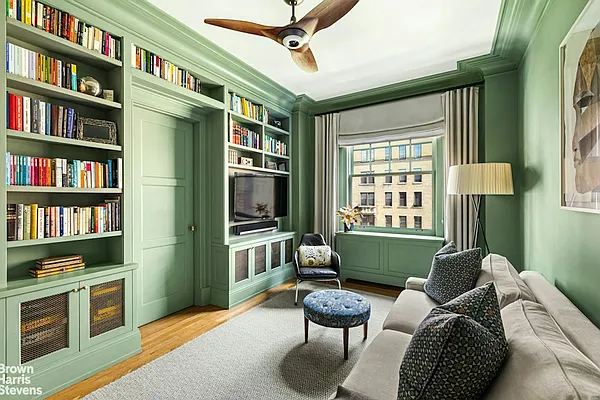 Living room, photo 5