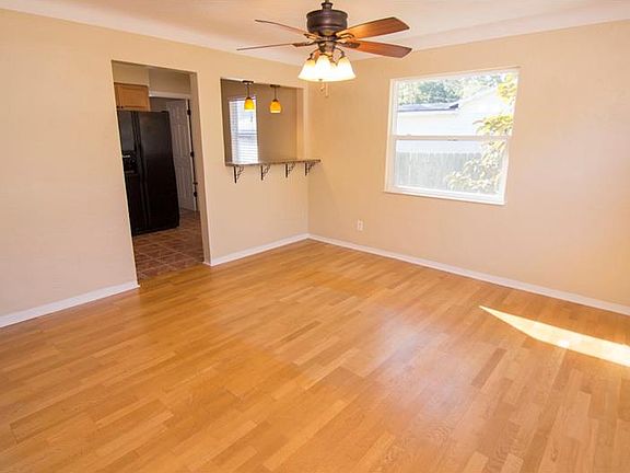4th image of 2042 52nd Ave N