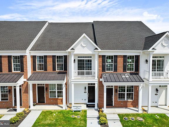 2nd image of 108 Cedar Cir #108