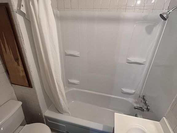 5th image of 123 Park Ave #2
