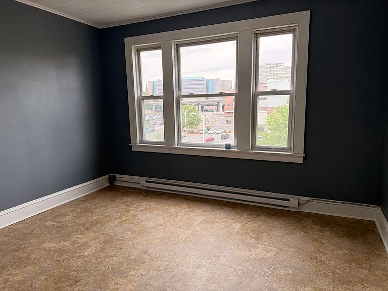 353 Capitol Ave — Photo 17