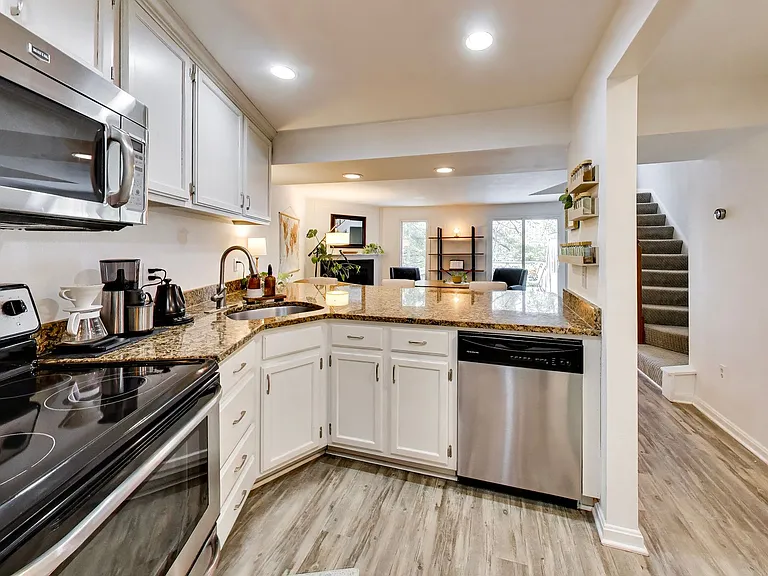 11910 Crosswind Ct — Photo 7