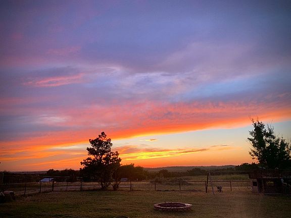 3rd image of 3750 Dennis Rd