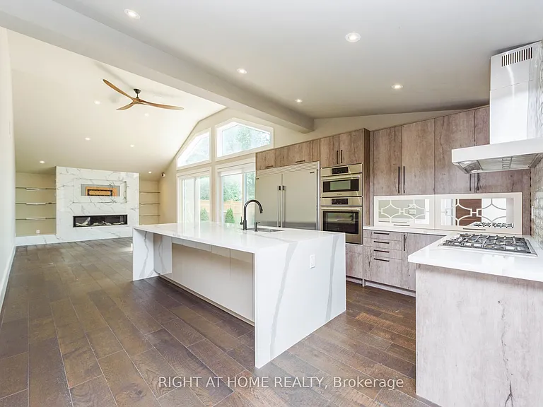 176 Maplewood Rd — Photo 14