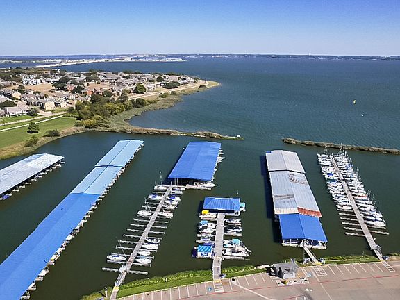 Dock your boat at Captains Cove Marina