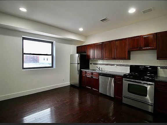 4th image of 44 Troutman St APT A1
