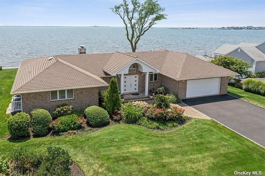 148 Wagstaff Lane, West Islip, NY 11795 Zillow