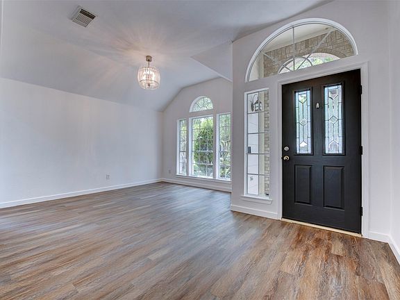 3rd image of 2402 Misty Falls Ct