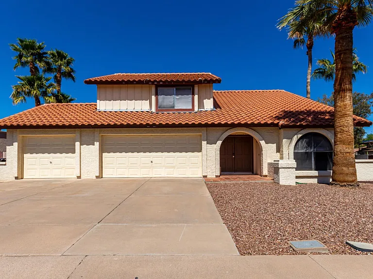 10090 E Becker Ln — Photo 2