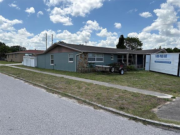 2nd image of 4934 Daphne St