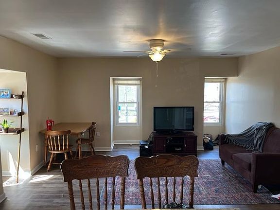 5th image of 200 Bridge St APT 3