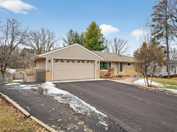 6483 Berkshire Ln N, Maple Grove, MN 55311