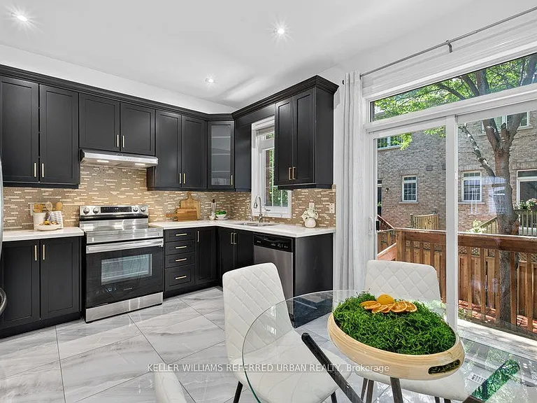 233 Finch Ave E — Photo 10