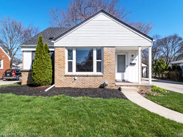 13710 Balfour St, Oak Park, MI 48237