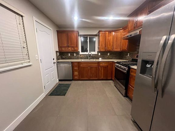 5th image of 11283 Harrison St