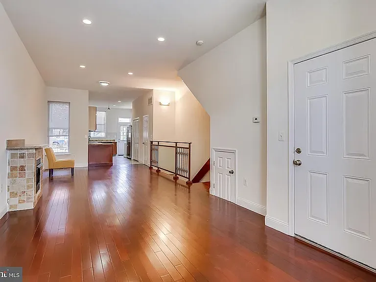 465 Florida Ave NW #A — Photo 3