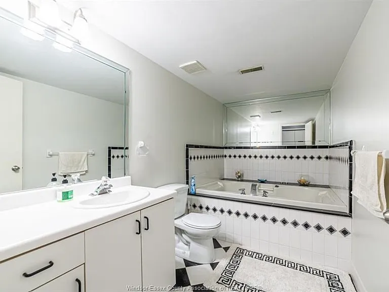 2595 California Ave — Photo 17