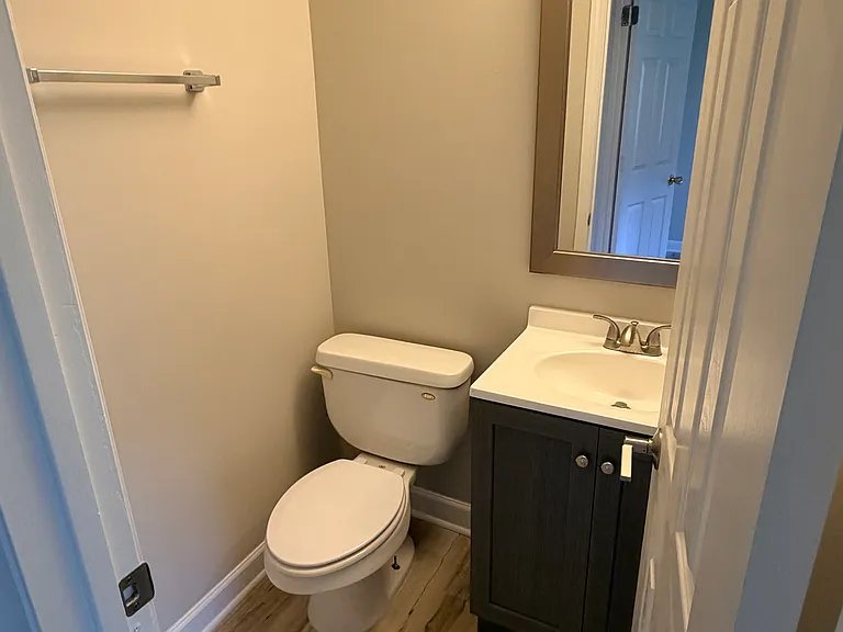 2203 W Nichols Rd — Photo 8