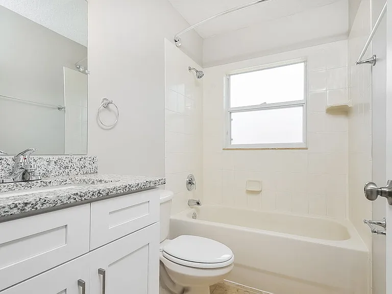 1221 Barclay Wood Dr — Photo 15