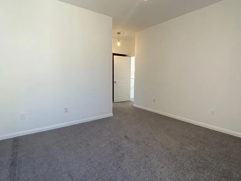 9731 Vesper Ave #9 — Photo 29