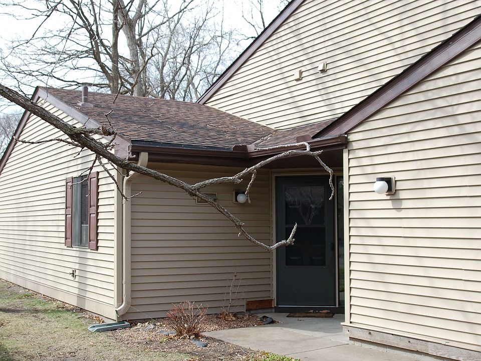 2nd image of 98 South Dr