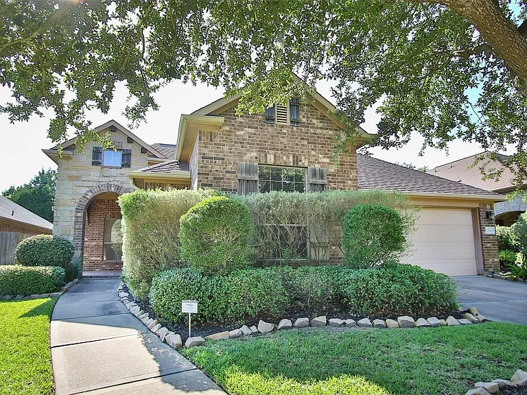 23118 Century Plant Dr — Photo 3