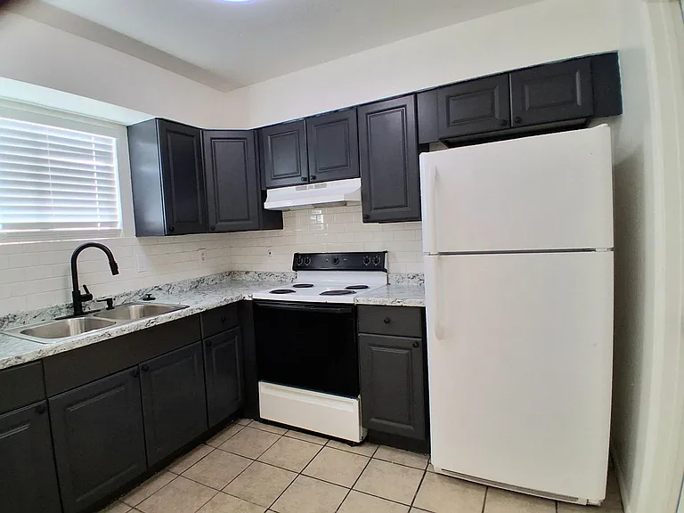 1715 E. Pepper Circle — Photo 12