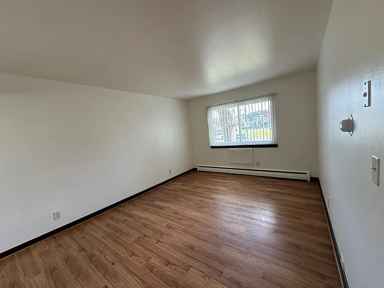 2910 E Bolivar Ave — Photo 8