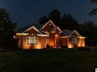 260 Villa Ray Dr, Radcliff, KY 40160
