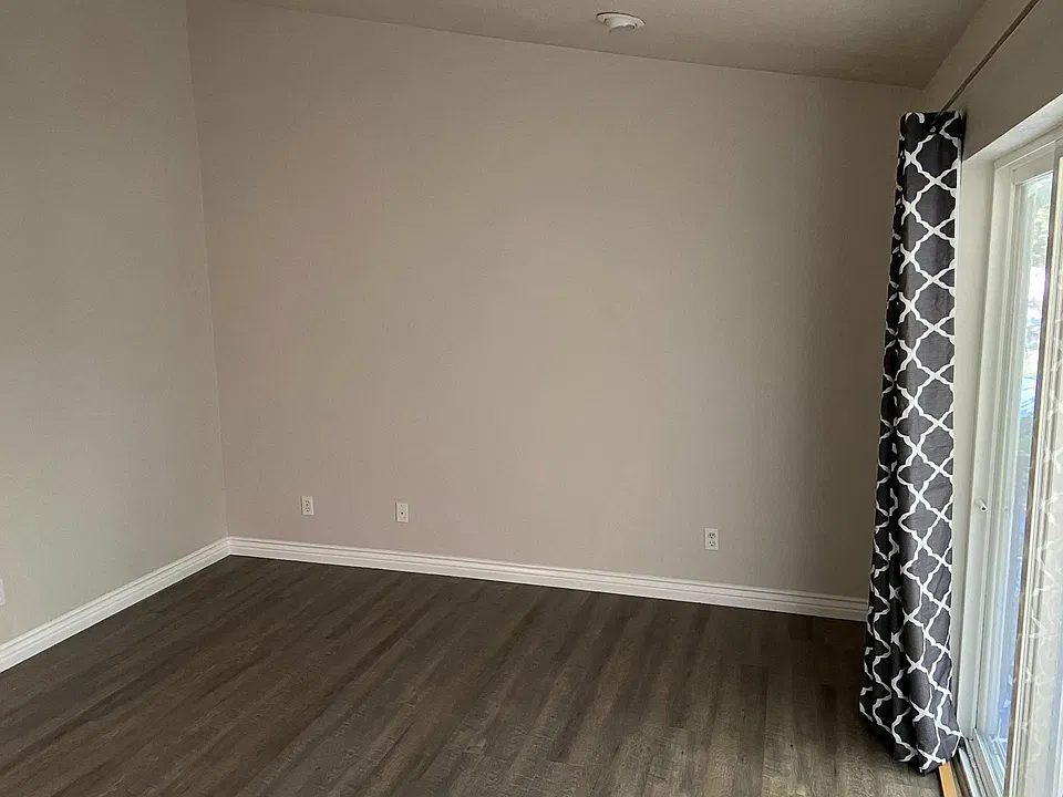 3 bed, 1080 sqft, $685 — Photo 2
