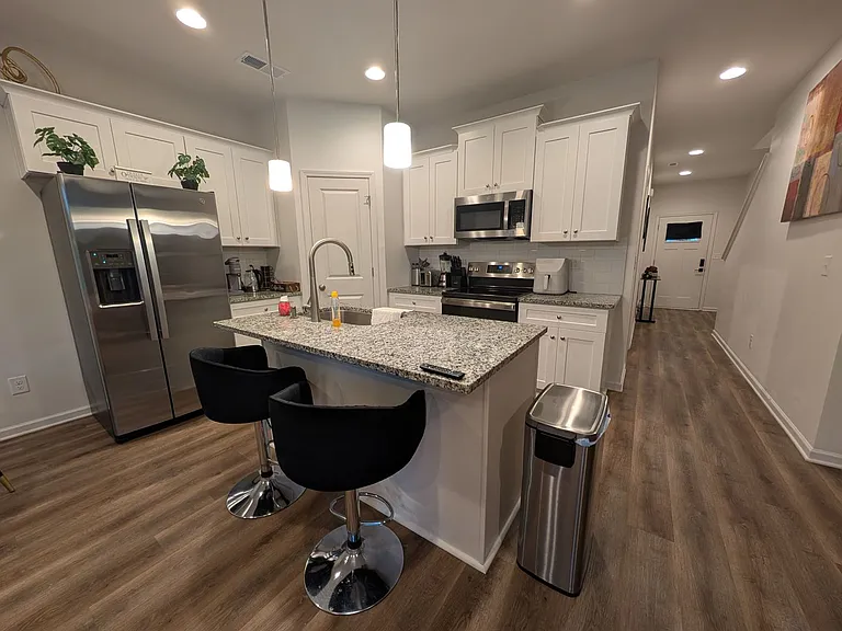 6043 Sullins Rd — Photo 8