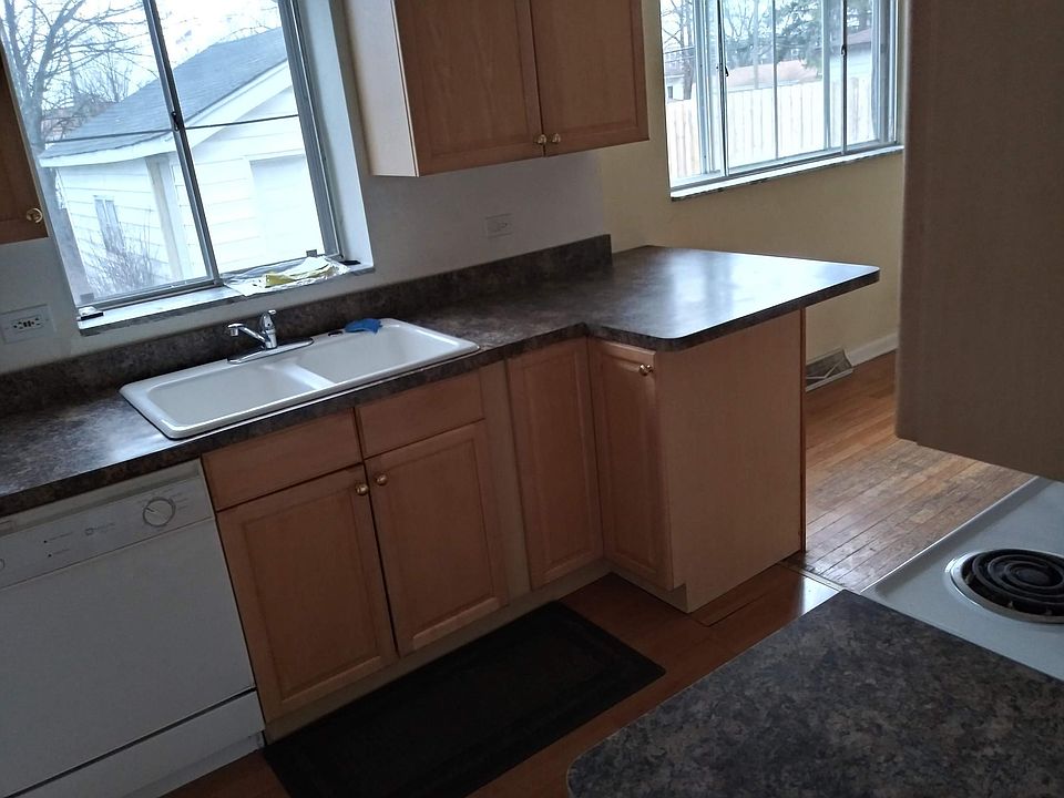 2nd image of 1044 S Charlotte St