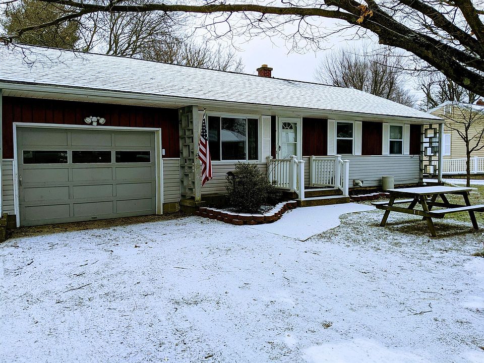 1st image of 206 Rose Ave