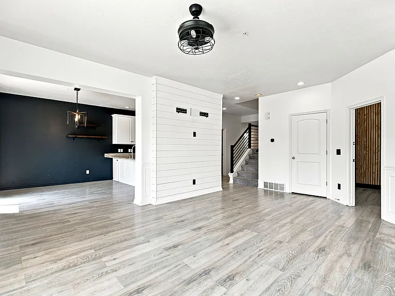 152 S 930th St E — Photo 6