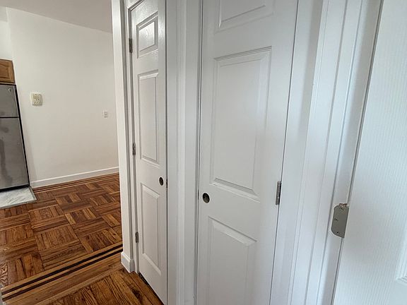 2nd image of 1721 Hobart Ave APT 1