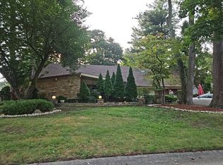 49 Winterberry Ln, Willingboro, NJ 08046