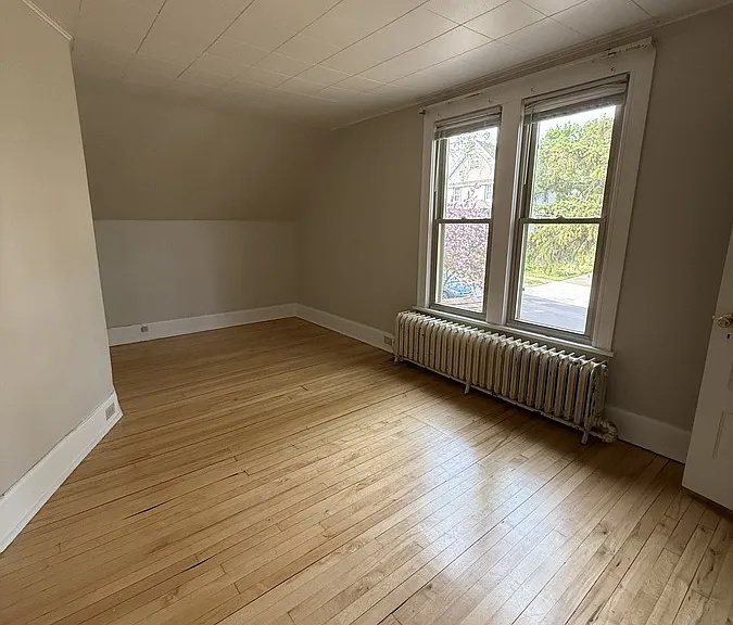423 N 16th Ave E — Photo 5