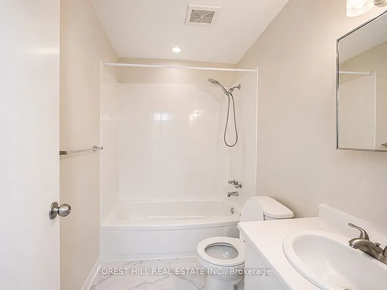 126 Dundas St E #301 — Photo 5