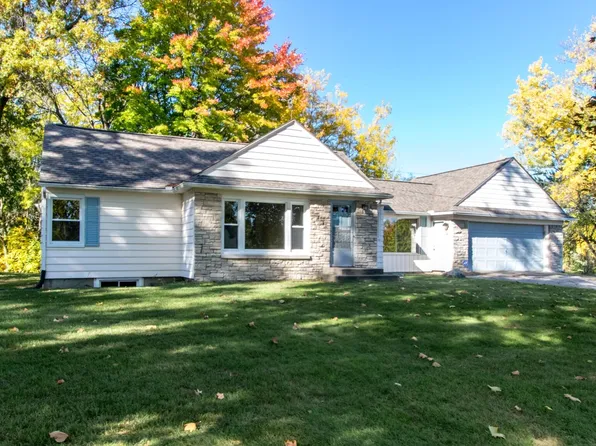 5715 Kalamazoo Ave SE, Kentwood, MI 49508