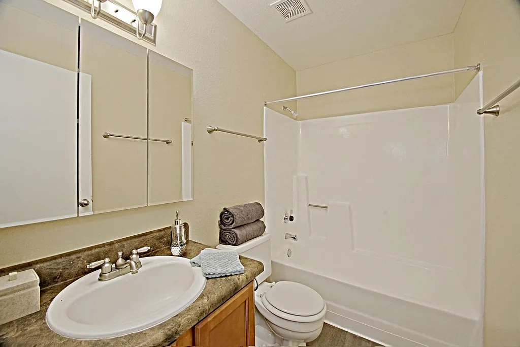 Vista Village — Photo 4