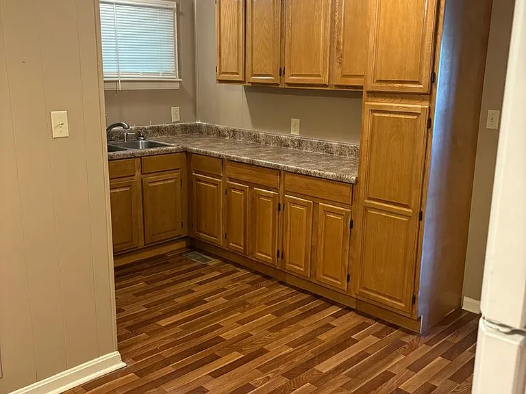 118 Bruce Cir — Photo 3