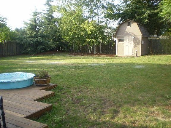 huge backyard w/ large deck