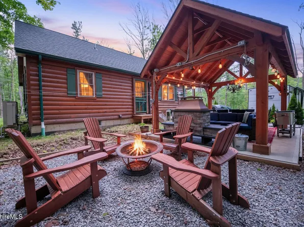 345 Friar Tuck Dr, Becket, MA 01223