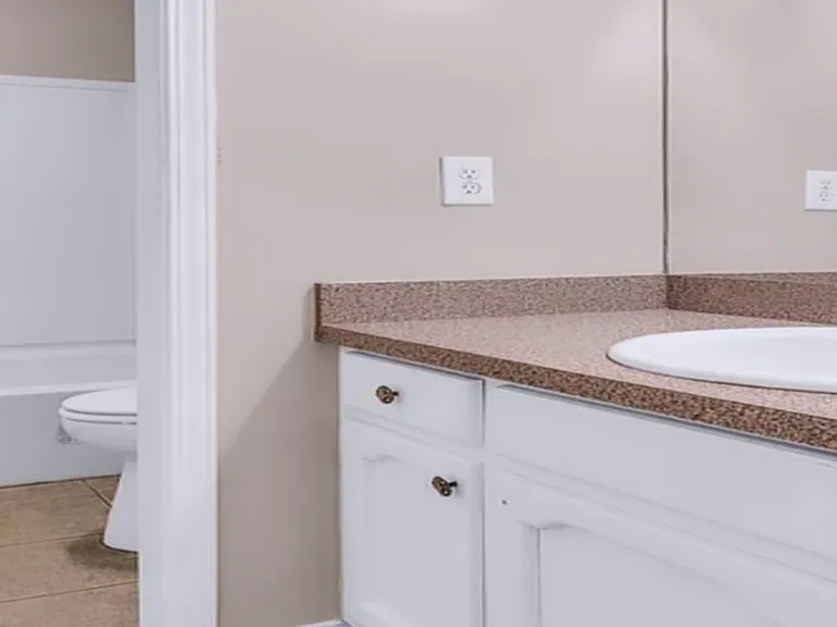 225 Denise Ln — Photo 11