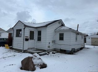 25324 Blair St, Roseville, MI 48066