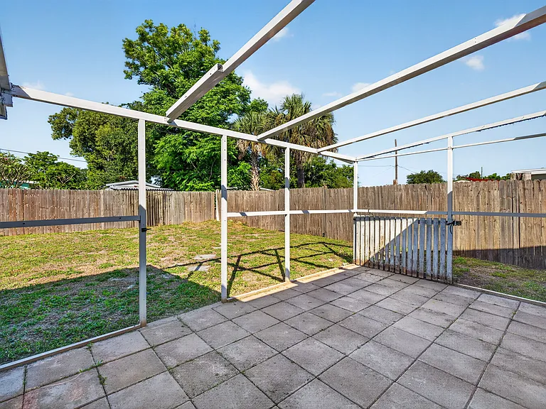 2159 Gerard Ct — Photo 7