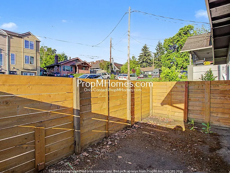 7032 N Burlington Ave — Photo 18