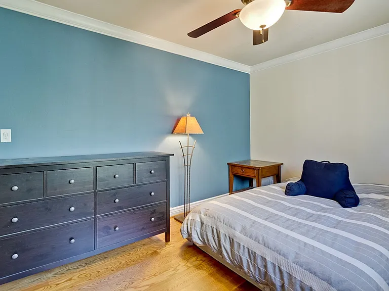 1150 Meredith Ave — Photo 38
